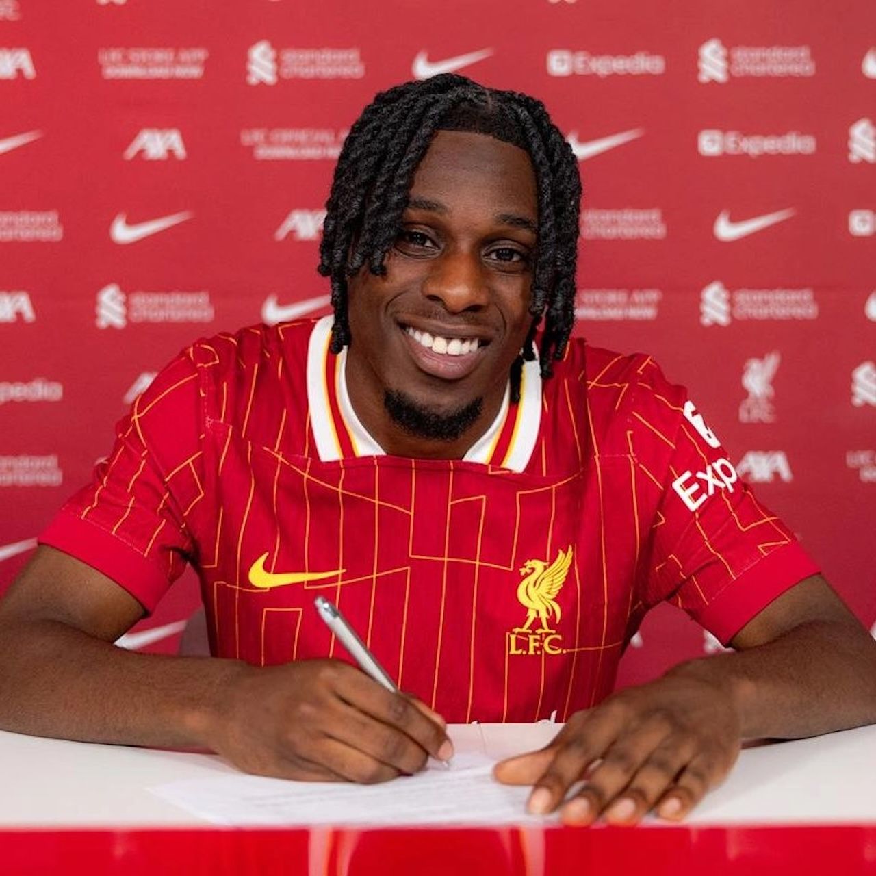 หงษ์จ้องรวบคู่ เป้าหมายใหม่ที่สะท้อนทิศทางตลาดของลิเวอร์พูล